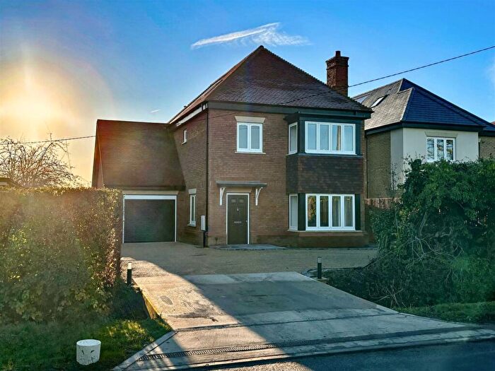 5 Bedroom Detached House For Sale In Tring Road, Long Marston, Tring, HP23