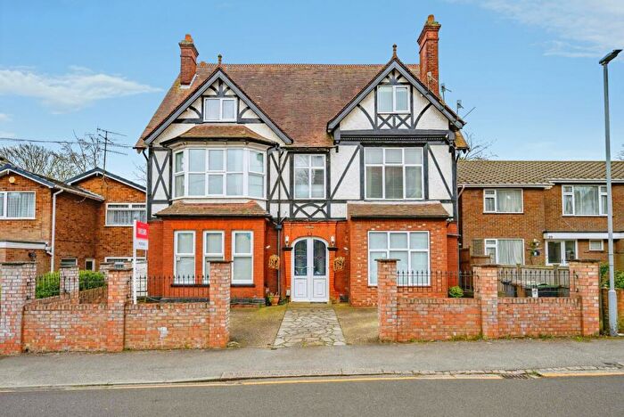 9 Bedroom Detached House For Sale In Lansdowne Road, Luton, Bedfordshire, LU3