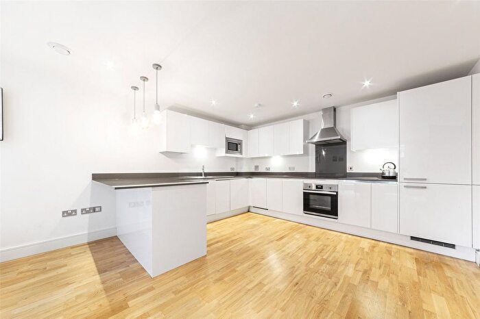 3 Bedroom Flat For Sale In Dowells Street, New Capital Quay, Greenwich, London, SE10