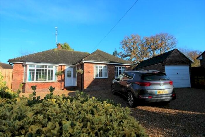 3 Bedroom Bungalow To Rent In Hengist Close, RH12