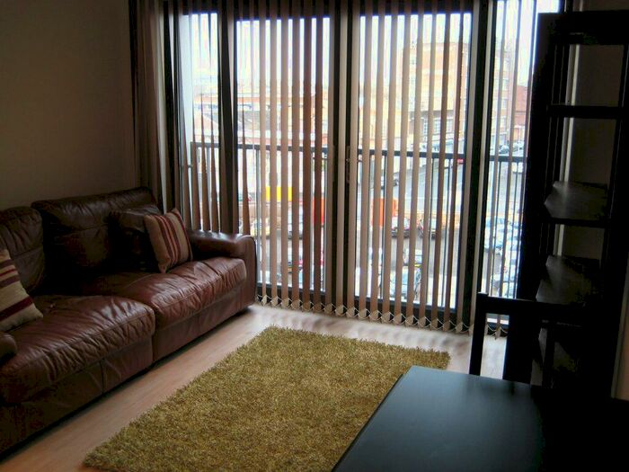 Studio To Rent In Studio Apartment, B4