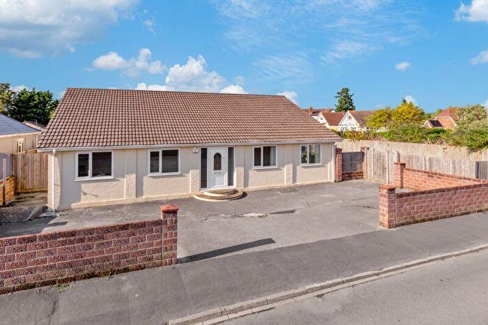 4 Bedroom Detached Bungalow For Sale In Park Road, Southbourne, PO10