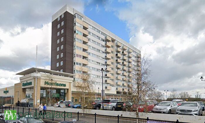 2 Bedroom Flat To Rent In Burford Street, Hoddesdon, EN11