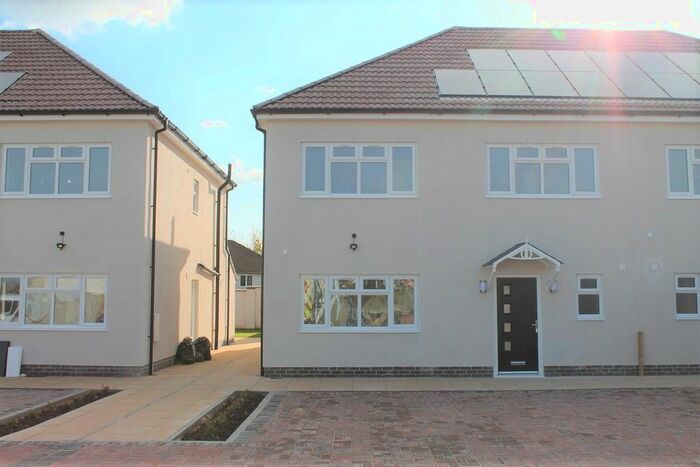 4 Bedroom Semi-Detached House To Rent In Cherry Orchard Court, Eyres Monsell, Leicester LE2