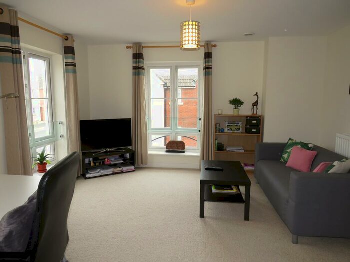 1 Bedroom Flat To Rent In East Fields Road, Bristol, BS16