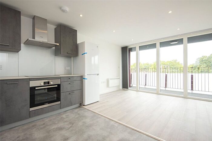 2 Bedroom Flat To Rent In Kanbi House, A Mentmore Terrace, London, E8
