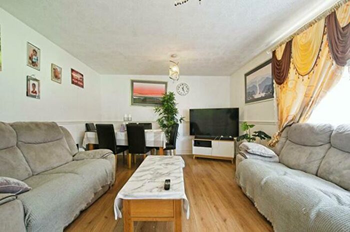 2 Bedroom Flat To Rent In Anderson Place, Cardiff, CF24