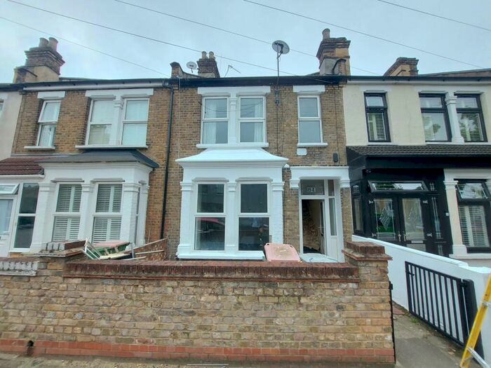 4 Bedroom House To Rent In Henderson Road, Forest Gate, E7