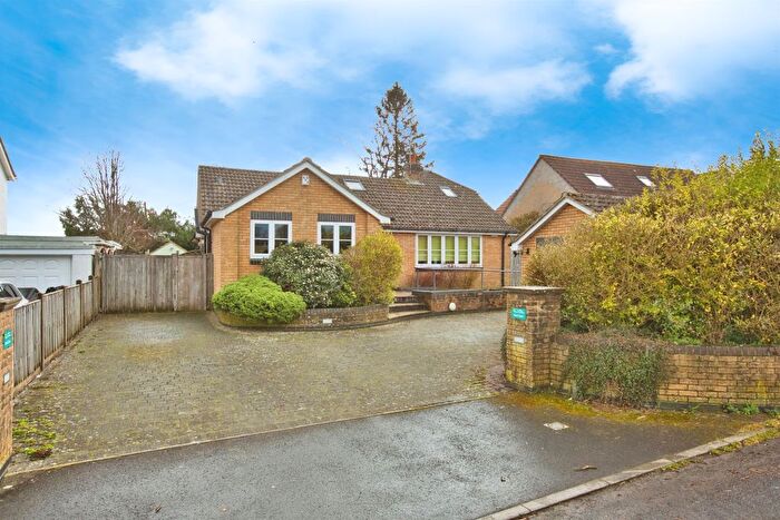 4 Bedroom Detached Bungalow For Sale In Barn Close, Crewkerne, TA18