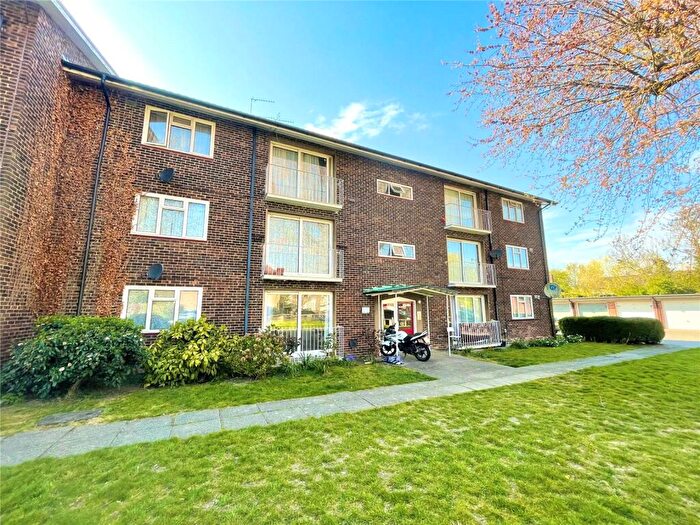 2 Bedroom Apartment To Rent In Oak Way, Northgate, Crawley, West Sussex, RH10