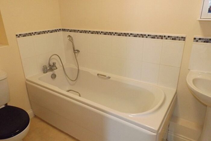 2 Bedroom Flat To Rent In Hammond Court, Southampton, SO16