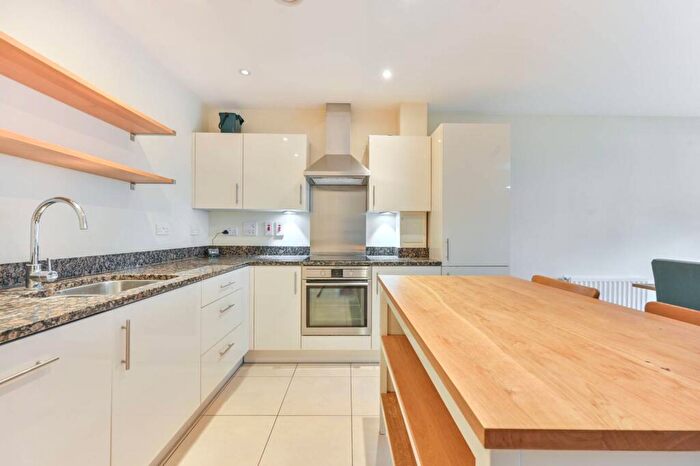 1 Bedroom Flat For Sale In Newman Close, Willesden Green, London, NW10
