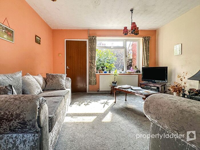 3 Bedroom End Terrace House For Sale In Brayfield Way, Norwich, NR6