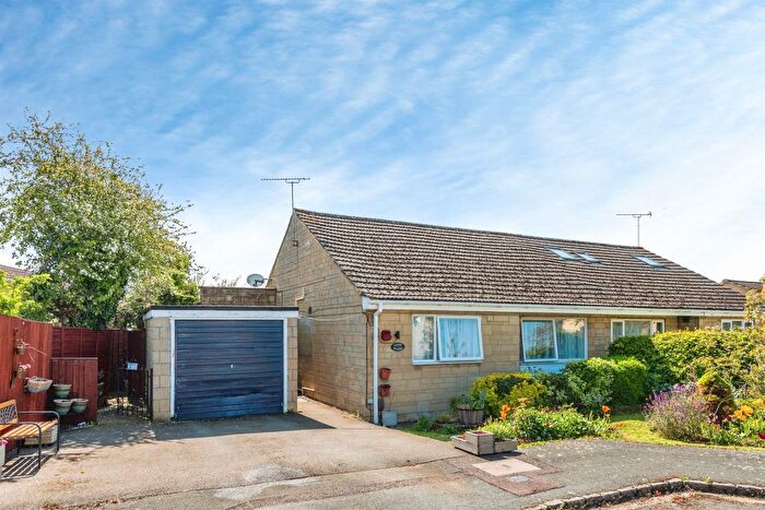 2 Bedroom Semi Detached Bungalow For Sale In Larksfield Close, Carterton, OX18
