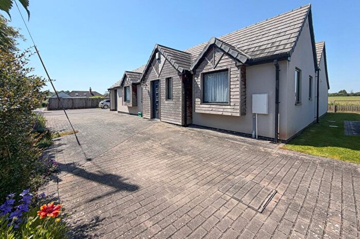 3 Bedroom Detached Bungalow For Sale In Long Lane, Walton, BA16
