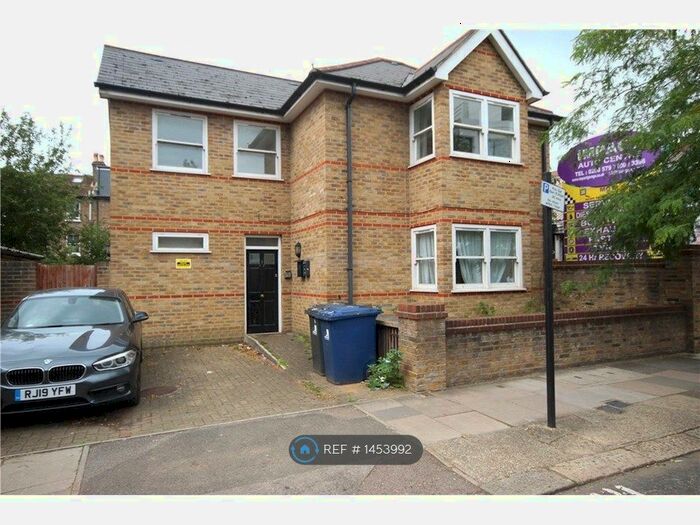2 Bedroom Flat To Rent In Culmington Road, Ealing, London, W13