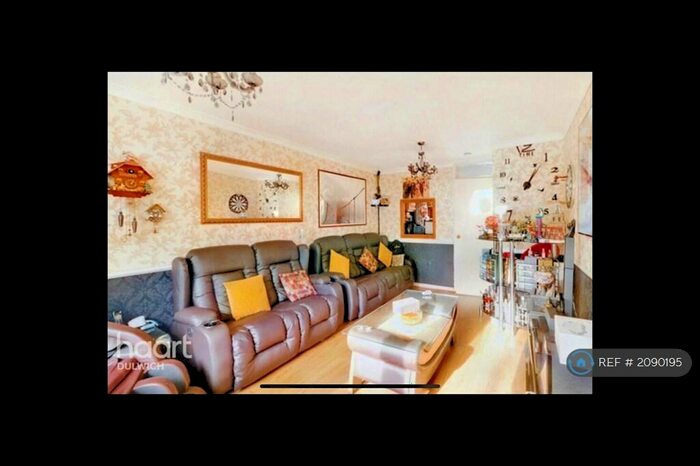 3 Bedroom Terraced House To Rent In London, London, SE15