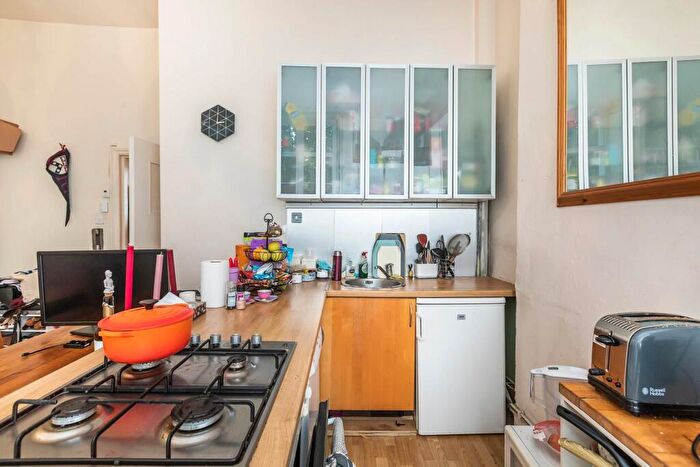 1 Bedroom Flat For Sale In Essex Road, London, N1