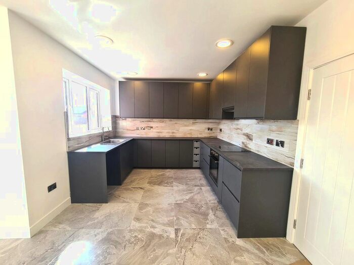 5 Bedroom Detached House To Rent In Finch Close, New Parks, Leicester, LE3