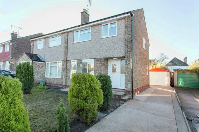 3 Bedroom Property To Rent In Sunningdale Avenue, Moortown, Leeds, LS17
