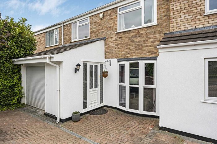3 Bedroom Town House For Sale In Blackwater Close, Caversham Park, Reading, RG4