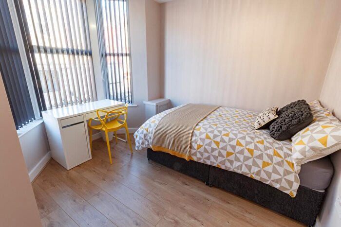 5 Bedroom Terraced House To Rent In Empress Road, L7