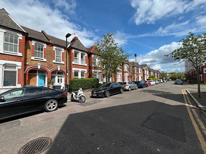 2 Bedroom Flat To Rent In Southey Road, London, N15
