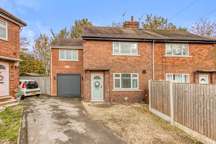 3 Bedroom Semi Detached House For Sale In Brooklands Road, Wakefield, WF2