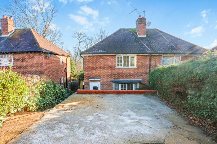 3 Bedroom Semi-Detached House To Rent In Woodside Rd, Guildford, GU2