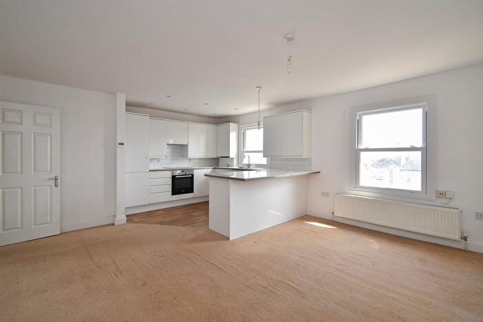 2 Bedroom Flat For Sale In St. Margarets Road, St. Leonards-On-Sea, TN37