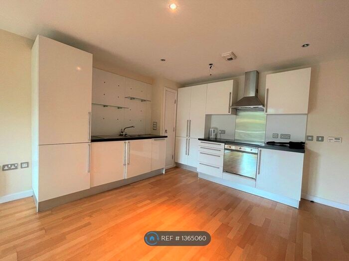 2 Bedroom Flat To Rent In Draymans Court, Sheffield, S11