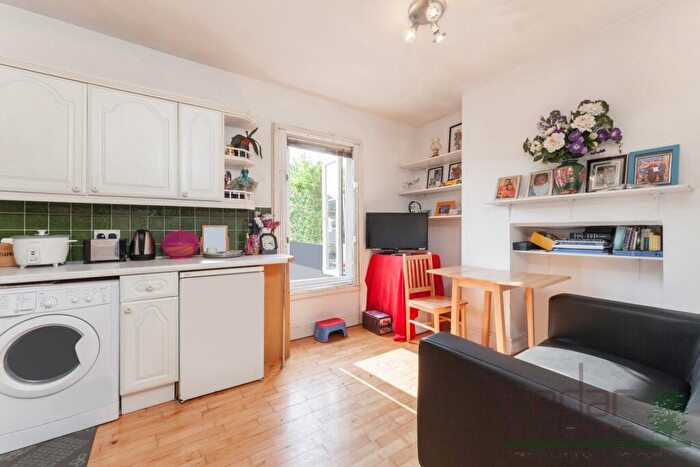 1 Bedroom Flat To Rent In Cricklewood Broadway, Cricklewood, NW2