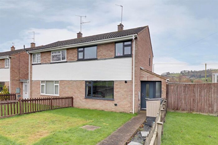 3 Bedroom Semi-Detached House For Sale In The Beagles, Cashes Green, Stroud, GL5