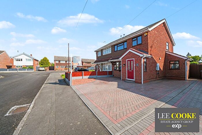3 Bedroom Semi-Detached House For Sale In Soberton Close, Oaklands Estate, Wednesfield, Wolverhampton, WV11