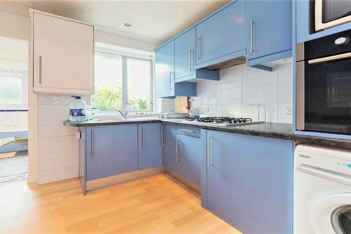 2 Bedroom Flat To Rent In Connell Crescent, London, W5