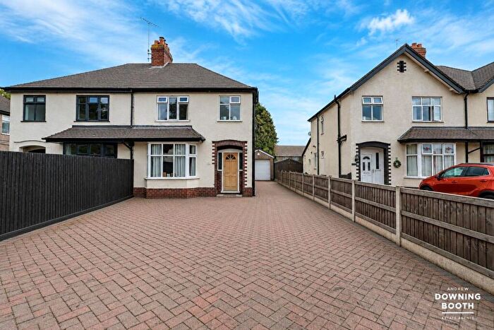 3 Bedroom Semi-Detached House For Sale In Silkmore Lane, Stafford, ST17