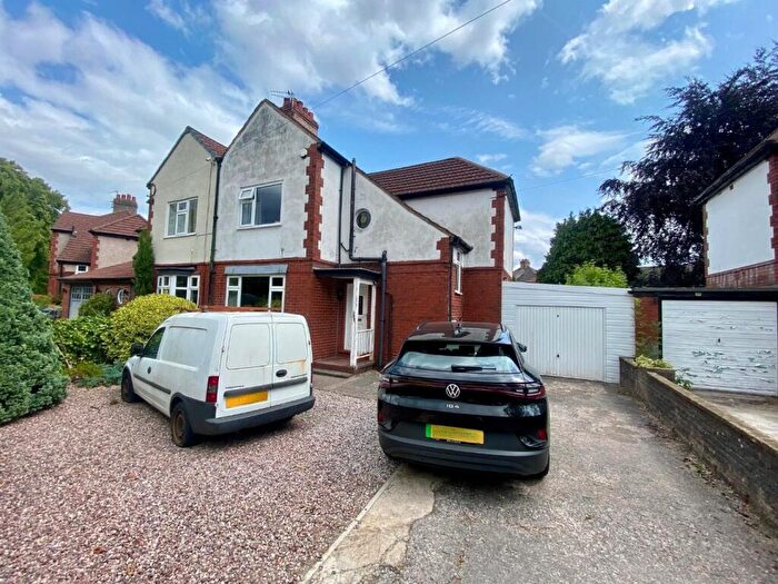 3 Bedroom Semi-Detached House For Sale In Parrs Wood Road, Didsbury, M20