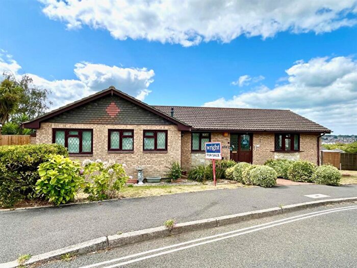 4 Bedroom Detached Bungalow For Sale In Old Road, East Cowes, PO32