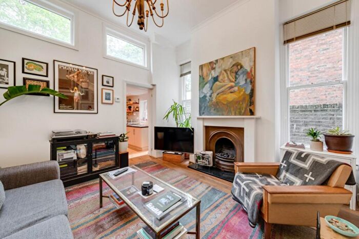 1 Bedroom Flat For Sale In Lambolle Road, Belsize Park, NW3