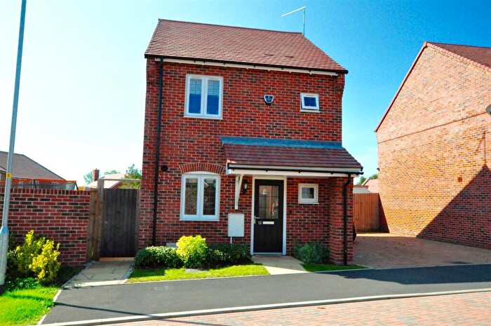 2 Bedroom Detached House For Sale In Dyas Close, Hagley, DY9