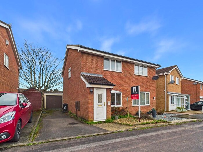 2 Bedroom Semi Detached House For Sale In Long Close, Downend, Bristol, BS16