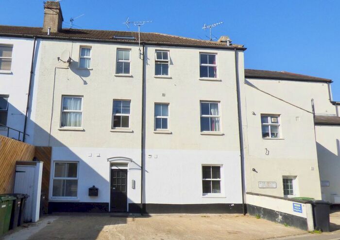 1 Bedroom Flat To Rent In Church Road, Leatherhead KT22