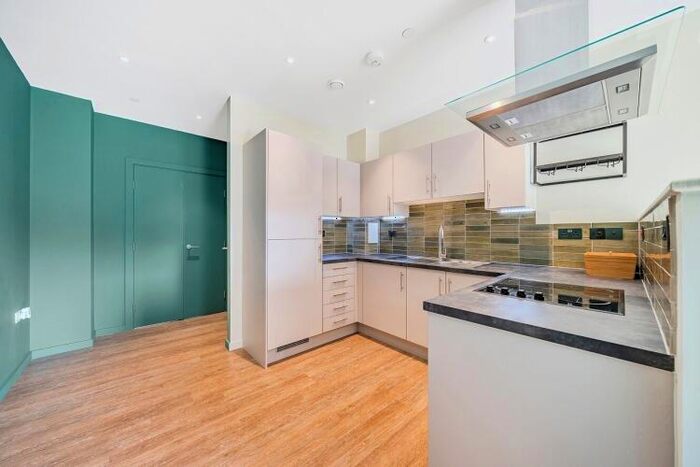 1 Bedroom Apartment To Rent In MacClesfield Road Clerkenwell, EC1V