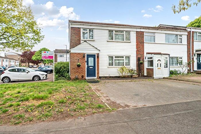 3 Bedroom End Of Terrace House For Sale In Greenfields, Maidenhead, SL6