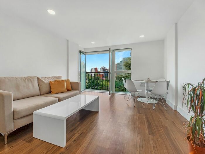 1 Bedroom Flat To Rent In Market Road, London, N7