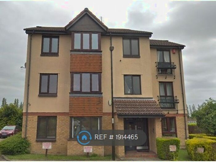 2 Bedroom Flat To Rent In Oak Apple Court, London, SE12