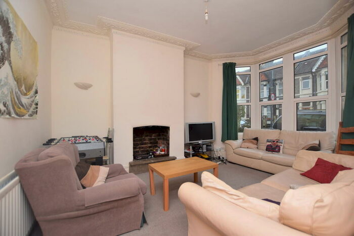 6 Bedroom Terraced House To Rent In Brentry Road, Fishponds, BS16