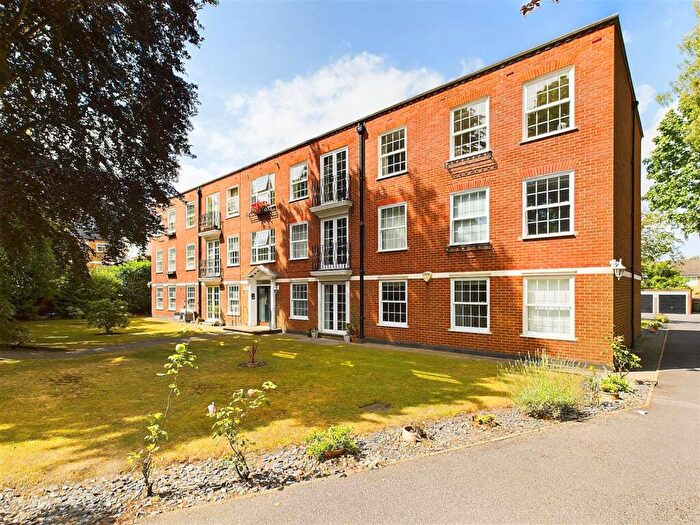 2 Bedroom Apartment To Rent In Gower Road, Weybridge, KT13