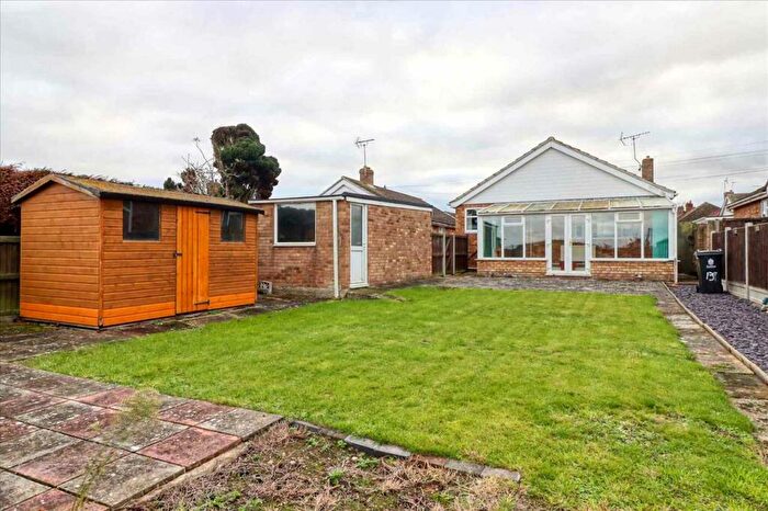 2 Bedroom Bungalow For Sale In Fleetwood Avenue, Holland On Sea, CO15