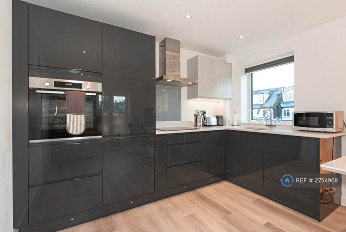 1 Bedroom Flat To Rent In Oak House, Shenfield, Brentwood, CM15